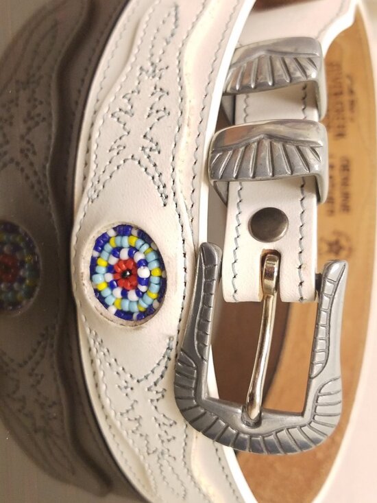 Silver Creek Collection Southwest Western Beaded Style White Leather Belt 27-30\